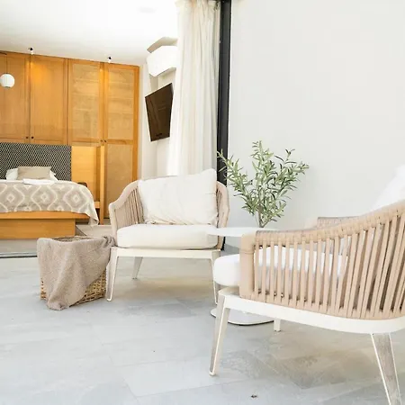 Jerry's Palace - Modern Close To The *