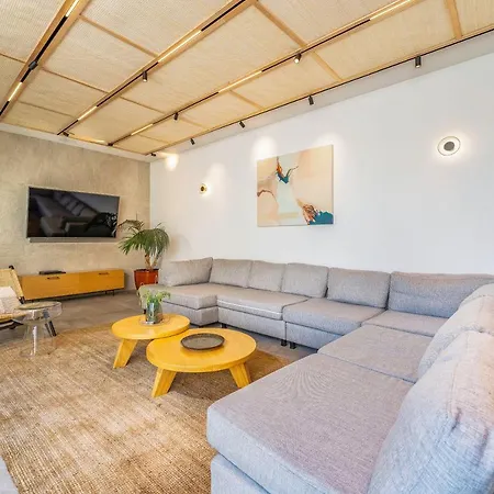 Jerry's Palace - Modern Close To The Villa