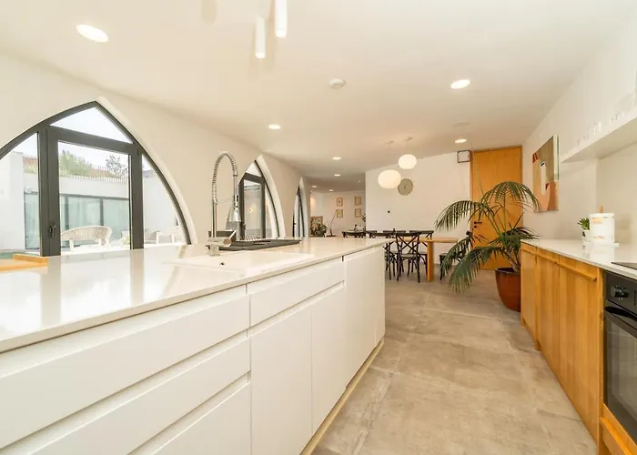 Βίλα Jerry's Palace - Modern Close To The